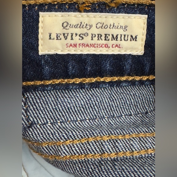 Levi Strauss 501 Original Cut Dark Wash Button Fly Frayed Edge Jean Shor… - Picture 12 of 12